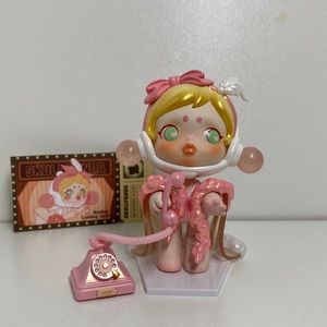 POP MART SKULLPANDA ACTION CUT! LEADING LADY